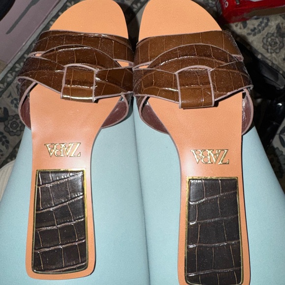 Zara Brown Croc-Pattern Sandals - Picture 1 of 4